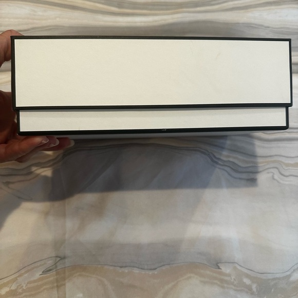 Chanel Classic White Box - Picture 3 of 9